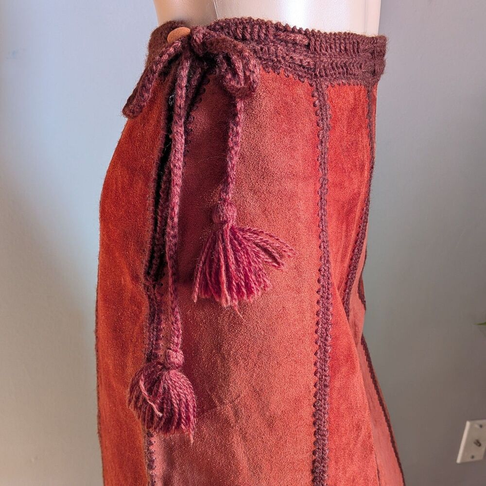 Vintage Red Suede Midi Skirt Chunky Knit Boho Dark Academia Size 0 - Picture 4 of 10